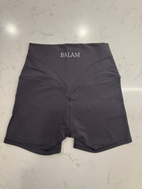 ENTRENA SHORTS