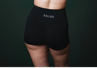 ENTRENA SHORTS- NEGRA